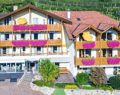 Khách sạn Hotel Flora (Algund, Ý)