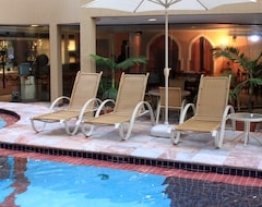 Bahamas Suite Hotel (Campo Grande, Brasil)