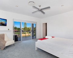 Cijela kuća/apartman Adele On Broadbeach - Book Now & Get 2 Free Professional Massages! (Broadbeach Waters, Australija)