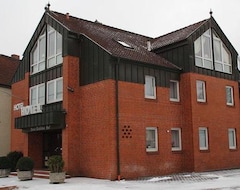 Otel Einfelder Hof (Neumünster, Almanya)