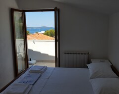 Hotel Apartments And Rooms Rogosic (Hvar, Kroatien)