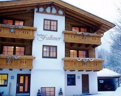 Otel Falkner Landhaus (Längenfeld, Avusturya)