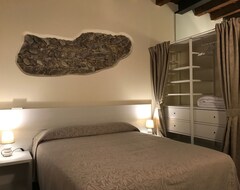 Hotel Sciesa24 (Verona, Italy)