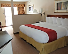 Hotel Express Suites Riverport Inn & Suites (Winona, USA)