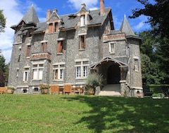 Bed & Breakfast Château de Roqueperlic (Noailhac, Francuska)