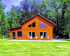 Entire House / Apartment Newly Built Upper Red Lake Cabin - Less than a mile from the south shore. (Kelliher, USA)