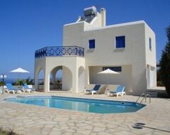 Koko talo/asunto Villa Cynthia (Peyia, Kypros)