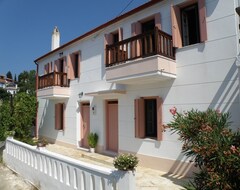 Toàn bộ căn nhà/căn hộ Let Yourself Escape At Ikias Traditional Houses! (Patitiri, Hy Lạp)
