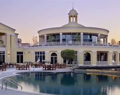 Copthorne Lakeview Hotel Dubai, Green Community (Dubái, Emiratos Árabes Unidos)