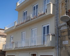 Hotel B & B In The Historic Center, With A Panoramic Terrace, 400 Meters From The Sea (Pizzo, Italy)