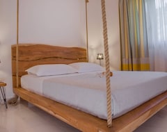 Otel Paradise  Andros (Andros - Chora, Yunanistan)