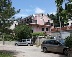 Toàn bộ căn nhà/căn hộ Apartments & Rooms 5363 Krk, Punat (Punat, Croatia)
