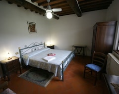 Tüm Ev/Apart Daire Spacious Apartment, Part Of Fattoria, With Fenced Pool And Barbecue (Cortona, İtalya)