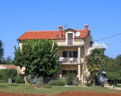 Toàn bộ căn nhà/căn hộ Apartments 7149 Umag, Bašanija (Savudrija, Croatia)