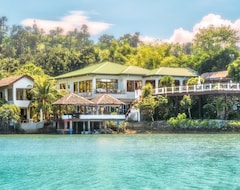 Edgewater Dive & Spa Resort (Puerto Galera, Filipinas)
