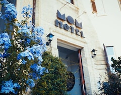 Hotel Mom Assisi (Assisi, İtalya)