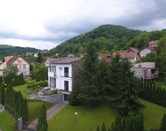 Hotel Vila Banjska Ruža (Banja Koviljača, Serbien)