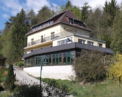 Oda ve Kahvaltı Landhaus Waldfrieden (Laßnitzhöhe, Avusturya)