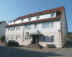 Otel Pflug (Oberkochen, Almanya)