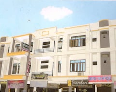 Khách sạn Mid Town (Bhilwara, Ấn Độ)