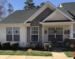 Entire House / Apartment 1 Story Townhome In Rock Hill, Near Lake Wylie, Route 77, Charlotte & Carowinds! (Rock Hill, USA)