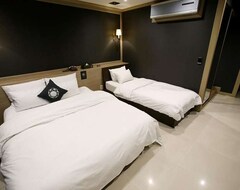 Hotel Cullinan Yongin (Yong-In, South Korea)