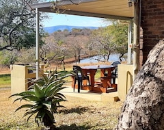 Khu cắm trại Umziki Chalets (Jozini, Nam Phi)