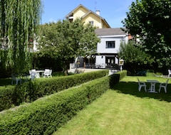 Khách sạn Hotel Les Terrasses (Annecy, Pháp)