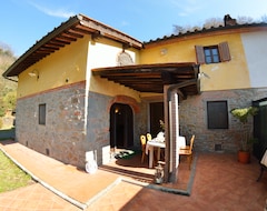 Toàn bộ căn nhà/căn hộ Villa / Farmhouse / Home in Massa E Cozzile with 2 bedrooms sleeps 4 (Marliana, Ý)