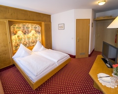 Khách sạn Hotel Gasthof zum weyssen Rössle (Schiltach, Đức)