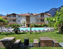 Khách sạn 4 Limoni Apartment Resort (Riva del Garda, Ý)