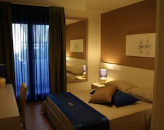 Khách sạn Apart Hotel Atlantic (Grado, Ý)