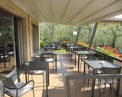 Hotelli Albergo Carlo (Brenzone sul Garda, Italia)