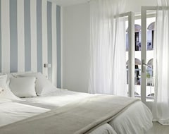 Otel Romantic attic 31 (Sitges, İspanya)