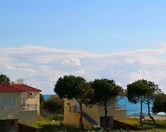 Khách sạn Romanos Beach Villas (Pylos, Hy Lạp)