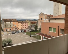 Cijela kuća/apartman 2 Bedroom Apartment Centro Pederobba (Sirmione, Italija)