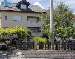 Pensión IRIS Room & Apartment (Slunj, Croacia)