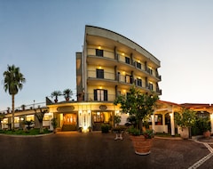 Khách sạn Hotel Ristorante Donato (Calvizzano, Ý)