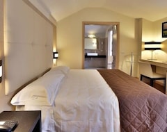 Regal Hotel & Apartments (Brescia, Italy)
