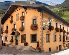 Khách sạn Cavallino d'Oro (Kastelruth, Ý)