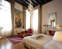 Hotel Liassidi Palace (Venice, Italy)