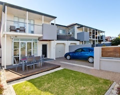 Toàn bộ căn nhà/căn hộ Waterside Town House (Port Noarlunga, Úc)