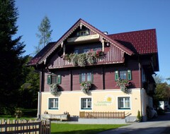 Toàn bộ căn nhà/căn hộ Austrian chalet-style house in Pruggern, Styria, w heating, garden & mountain view, near restaurants (Pruggern, Áo)