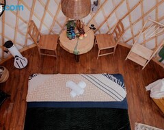 Kampiranje Jurty z widokiem, prywatna balia- DZIKOLAS GLAMPING (Zamość, Poljska)