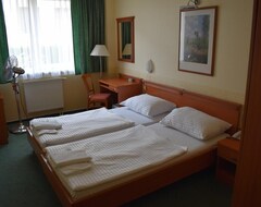 Hotel Paprika Tranzit (Hegyeshalom, Hungary)