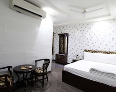 Hotel Preet Palace -5 Mints Walk From Nizamuddin Railway Station (New Delhi, Indija)