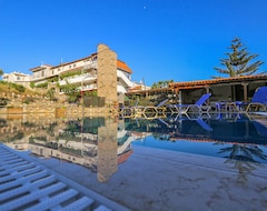 Hotel Argo (Agii Apostoli, Greece)