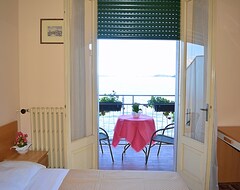 Khách sạn Hotel Diana (Gardone Riviera, Ý)
