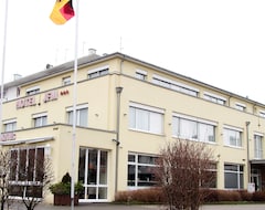 Khách sạn Hotel JFM (Lörrach, Đức)