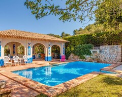 Hele huset/lejligheden Air-conditioned Villa With Gorgeous Pool Area, Multiple Terraces, Tropical Garden & Wi-fi (Aller, Spanien)